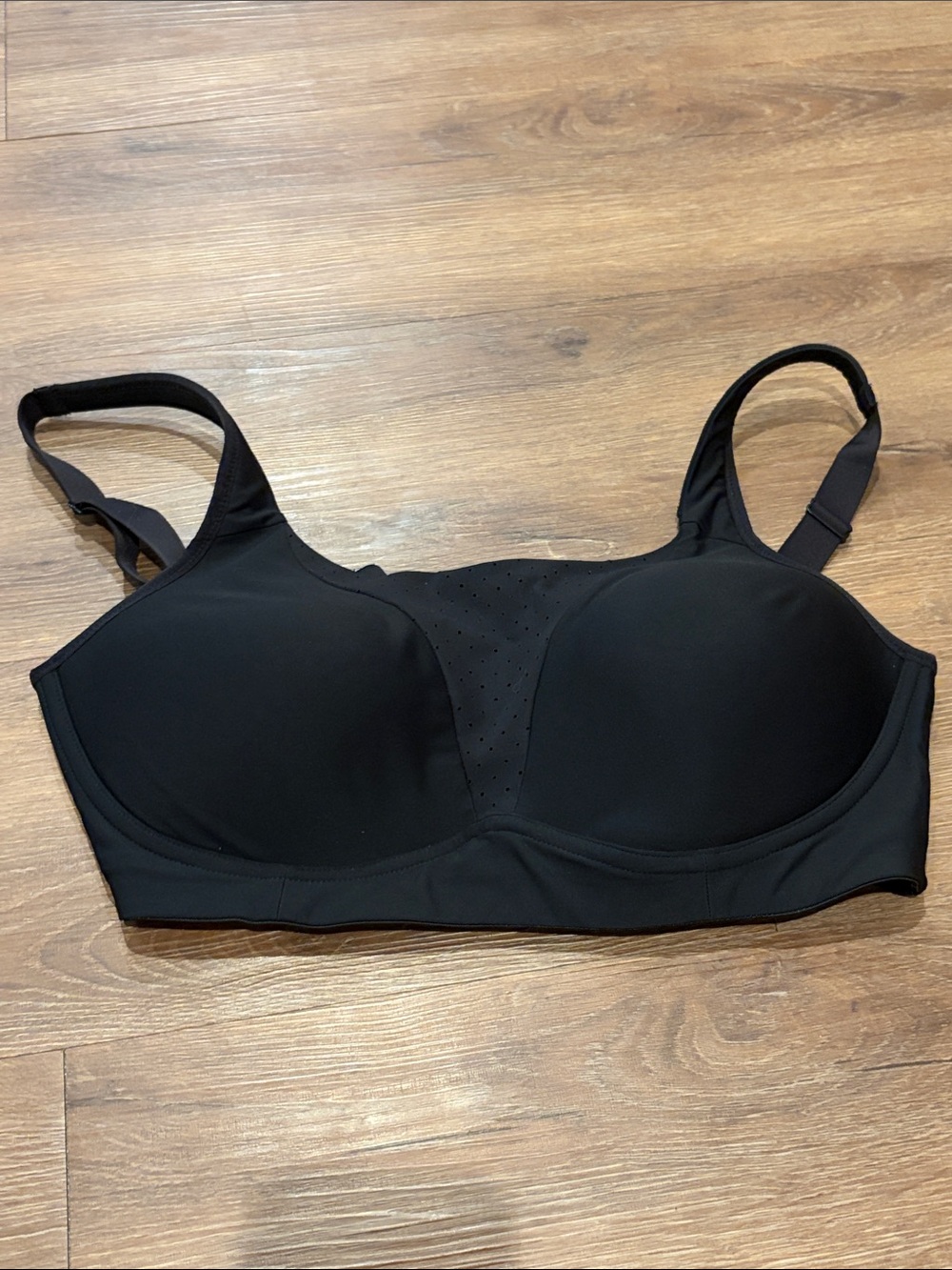 Lululemon Black Molded Cup Support Bra size 34 DDD